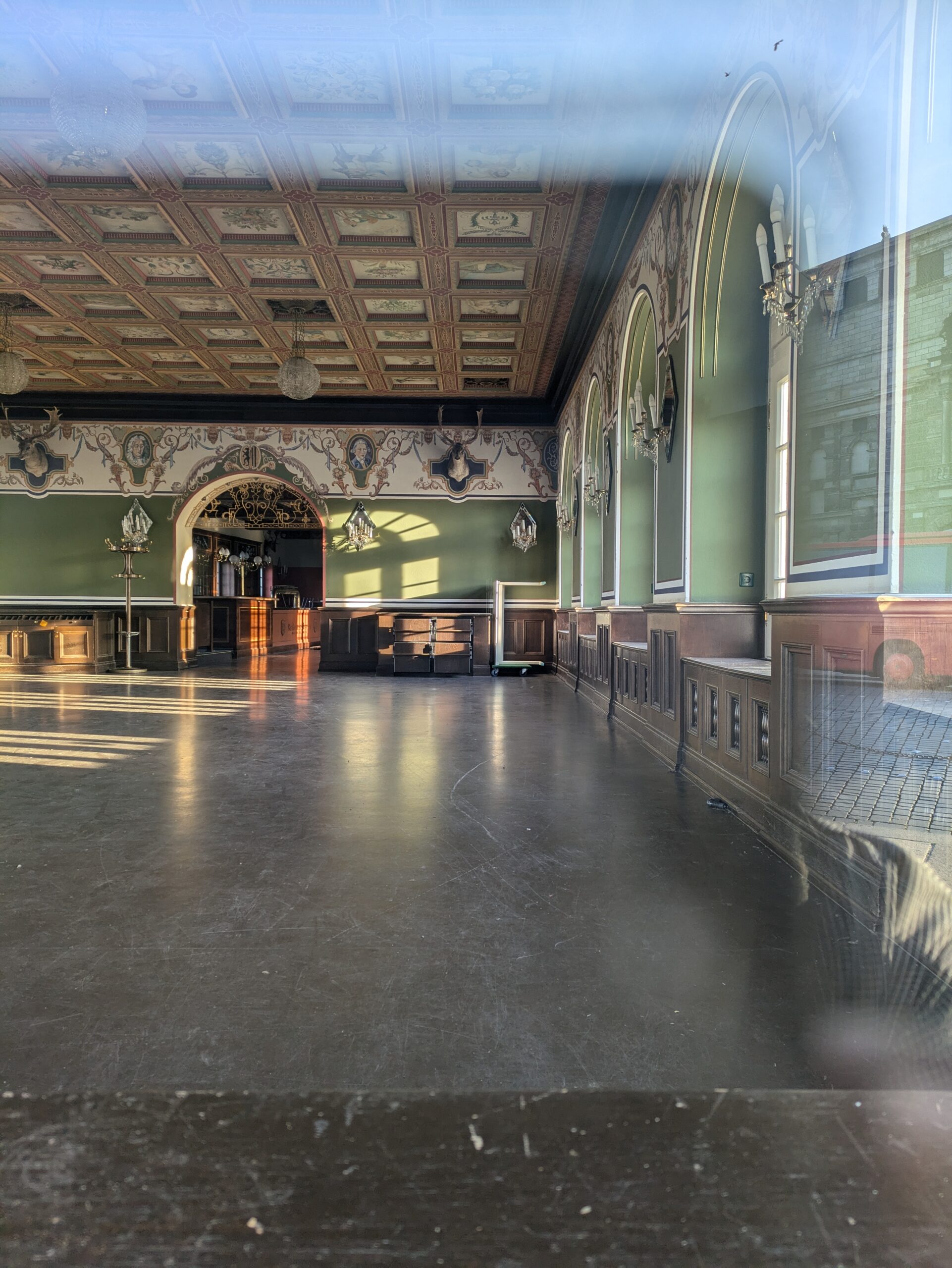 PXL_20241109_135931308